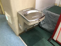 バリアフリー対応冷水機